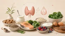 Ilustración de la tiroides y un glucómetro junto a alimentos como salmón, quínoa, kale y huevos para diabetes e hipotiroidismo